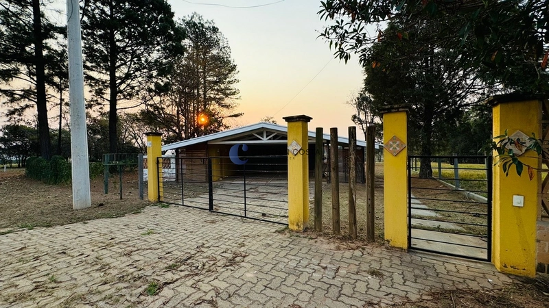 Casa de 4 dormitórios e piscina no Cond. Vila Pinhal em Itirapina/SP.: 2ª foto da galeria de imagens do imóvel