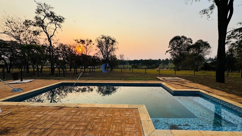 Casa de 4 dormitórios e piscina no Cond. Vila Pinhal em Itirapina/SP.: 14ª foto da galeria de imagens do imóvel