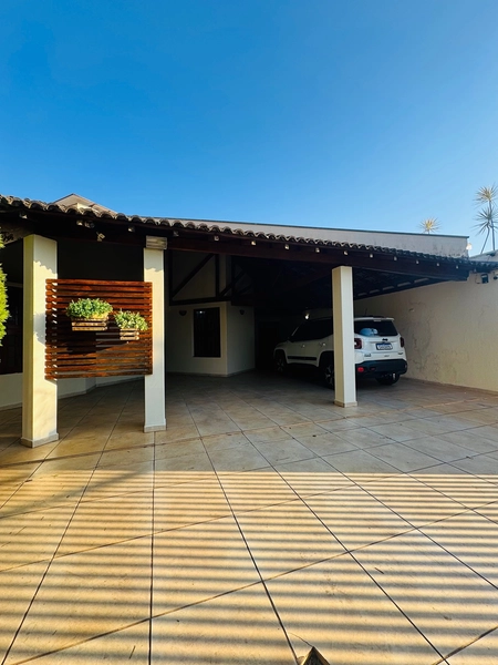 Casa de 3 Dormitórios e Piscina na Vila Brasília em São Carlos/SP,: 4ª foto da galeria de imagens do imóvel
