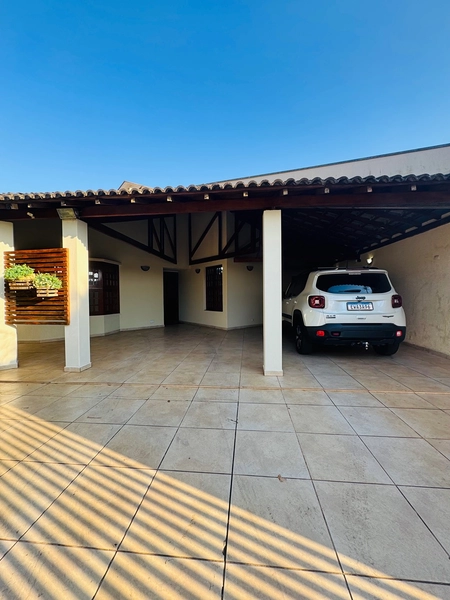 Casa de 3 Dormitórios e Piscina na Vila Brasília em São Carlos/SP,: 3ª foto da galeria de imagens do imóvel