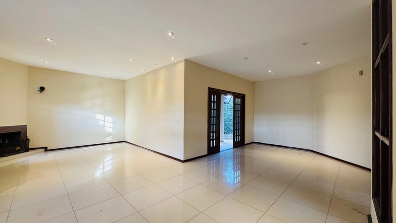 Casa de 3 Dormitórios e Piscina na Vila Brasília em São Carlos/SP,: 15ª foto da galeria de imagens do imóvel
