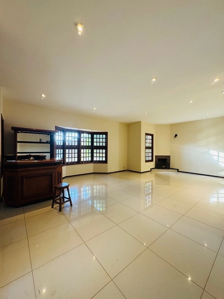 Casa de 3 Dormitórios e Piscina na Vila Brasília em São Carlos/SP,: 16ª foto da galeria de imagens do imóvel