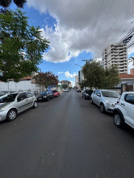 Terreno comercial e residencial de 402m² no Centro de São Carlos/SP.: 3ª foto da galeria de imagens do imóvel