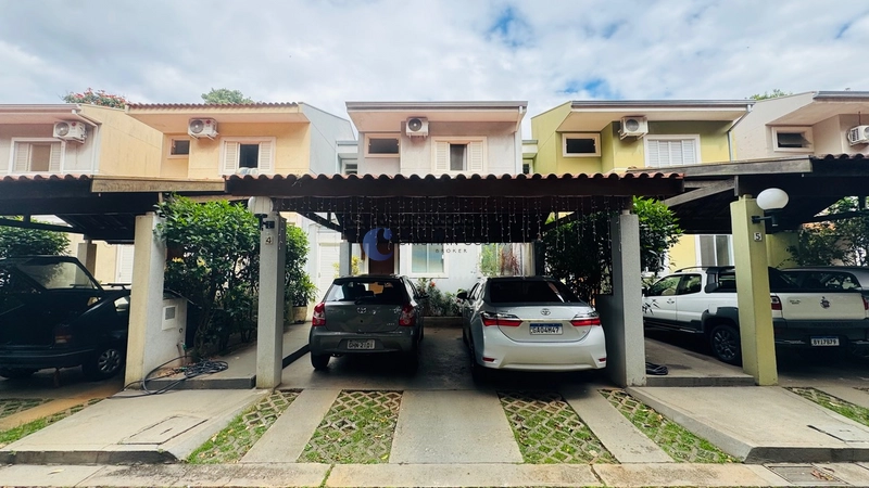 Sobrado com 3 dormitórios no bairro Planalto Paraíso em São Carlos/SP.: 1ª foto da galeria de imagens do imóvel