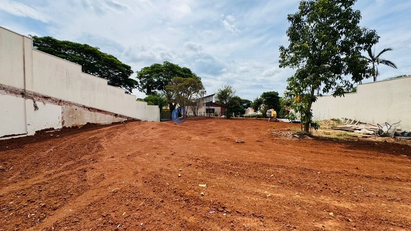 Terreno com 568m² no Condomínio Parque Sabará em São Carlos/SP.: 1ª foto da galeria de imagens do imóvel