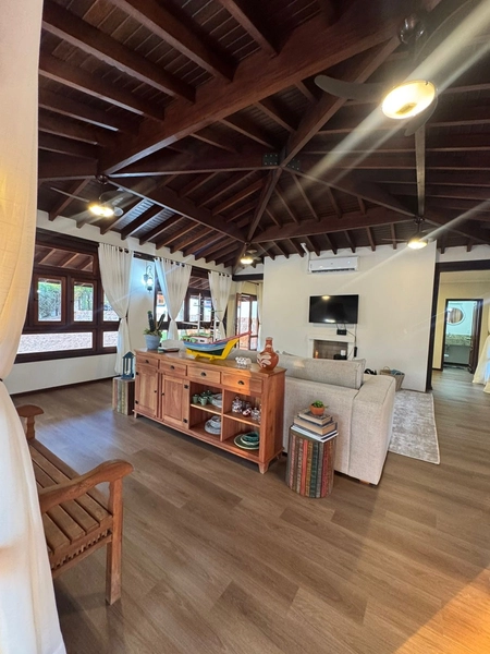 Casa de 4 Dormitórios na Represa do Condomínio Vivenda do Broa em Itirapina/SP.: 8ª foto da galeria de imagens do imóvel