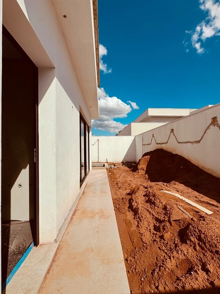 Sobrado de 4 Dormitórios e Piscina no Condomínio Faber IV em São Carlos/SP.: 6ª foto da galeria de imagens do imóvel