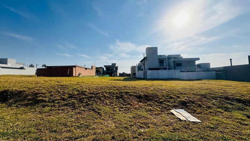 Terreno de 240m² no Residencial Villenueve em São Carlos/SP.: 2ª foto da galeria de imagens do imóvel