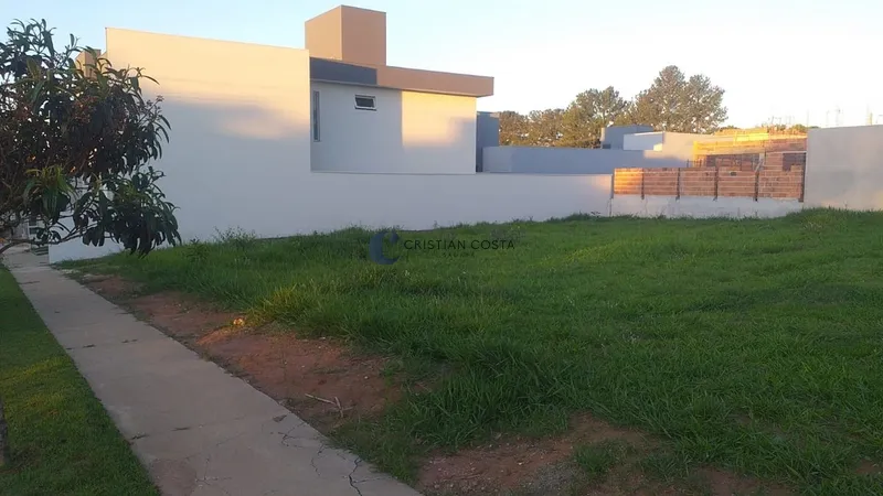 Terreno de 250 m² no Cond. Residencial Faixa Azul em São Carlos/SP: 3ª foto da galeria de imagens do imóvel