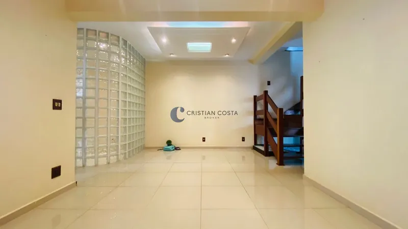 Sobrado de 3 dorm. no Núcleo Res. Silvio Vilari em São Carlos/SP: 2ª foto da galeria de imagens do imóvel