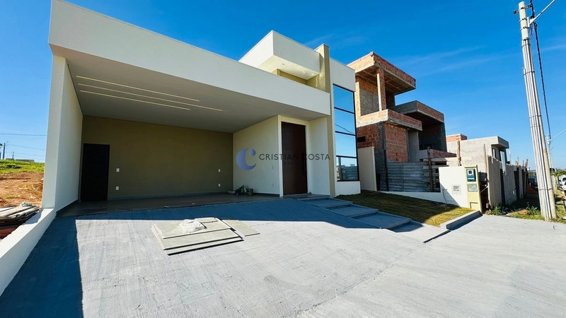 Casa de 3 dorm. e pisc. no cond. Monte das Araucárias em São Carlos/SP: 1ª foto da galeria de imagens do imóvel