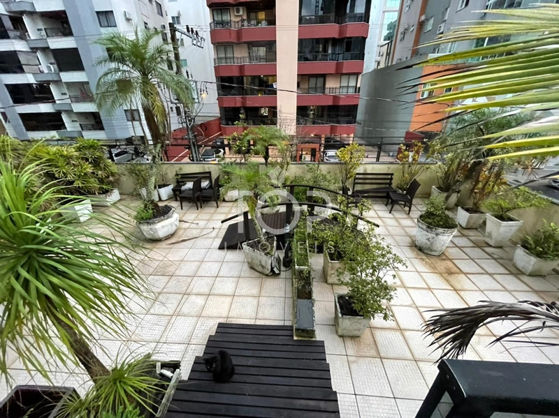 APARTAMENTO COM TERRAÇO EM MEIA PRAIA: 3ª foto da galeria de imagens do imóvel