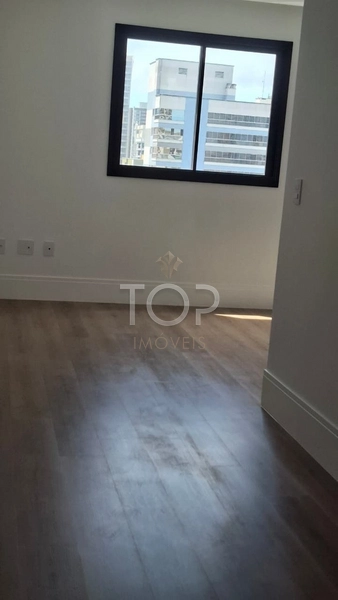 APARTAMENTO PRONTO DE ALTO PADRAO COM VISTA PARA O MAR EM MEIA PRAIA: 10ª foto da galeria de imagens do imóvel