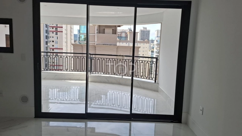 APARTAMENTO PRONTO DE ALTO PADRAO COM VISTA PARA O MAR EM MEIA PRAIA: 2ª foto da galeria de imagens do imóvel