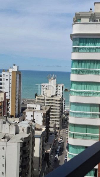 APARTAMENTO PRONTO DE ALTO PADRAO COM VISTA PARA O MAR EM MEIA PRAIA: 1ª foto da galeria de imagens do imóvel