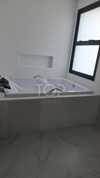 APARTAMENTO PRONTO DE ALTO PADRAO COM VISTA PARA O MAR EM MEIA PRAIA: 9ª foto da galeria de imagens do imóvel