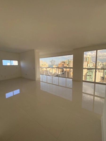 APARTAMENTO PRONTO EM MEIA PRAIA: 4ª foto da galeria de imagens do imóvel
