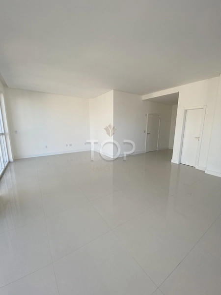 APARTAMENTO PRONTO EM MEIA PRAIA: 2ª foto da galeria de imagens do imóvel
