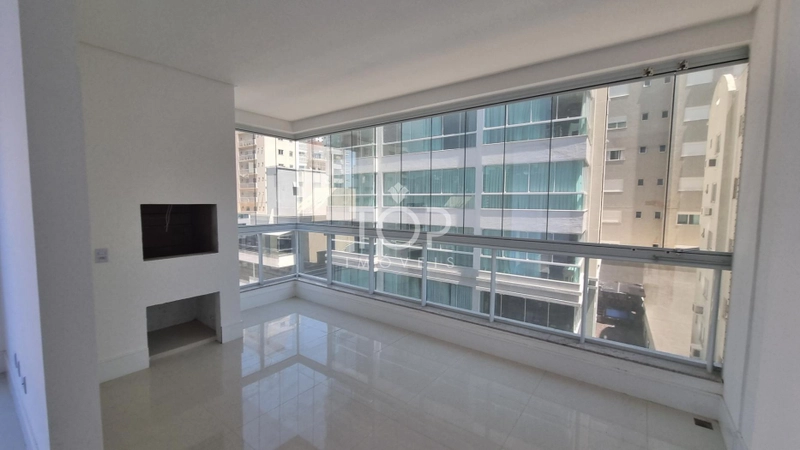 APARTAMENTO EM MEIA PRAIA: 41ª foto da galeria de imagens do imóvel