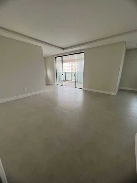 4 SUITES BEM LOCALIZADO MEIA PRAIA: 5ª foto da galeria de imagens do imóvel