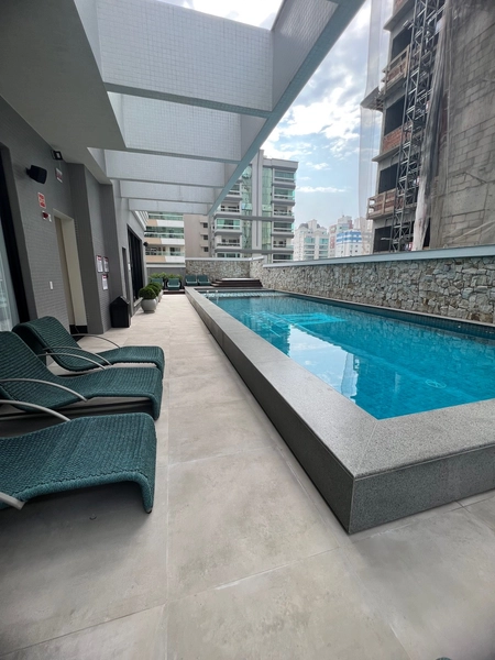 4 SUITES BEM LOCALIZADO MEIA PRAIA: 2ª foto da galeria de imagens do imóvel