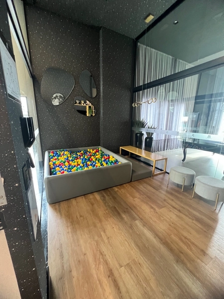 4 SUITES BEM LOCALIZADO MEIA PRAIA: 1ª foto da galeria de imagens do imóvel