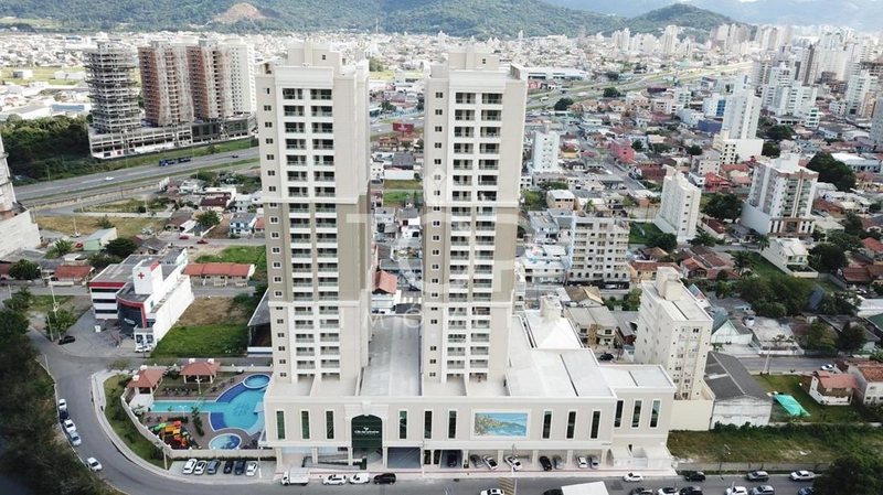 PRONTO PARA MORAR EM MEIA PRAIA! AMPLO TERRACO: 9ª foto da galeria de imagens do imóvel