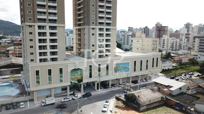 PRONTO PARA MORAR EM MEIA PRAIA! AMPLO TERRACO: 15ª foto da galeria de imagens do imóvel