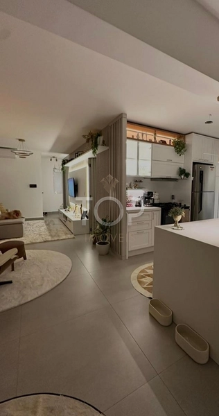 Apartamento diferenciado e mobiliado em Itapema: 2ª foto da galeria de imagens do imóvel