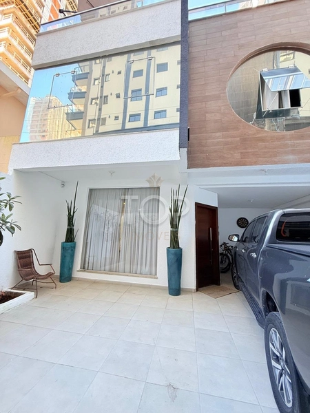 Linda casa mobiliada a 250m do mar em Perequê: 5ª foto da galeria de imagens do imóvel