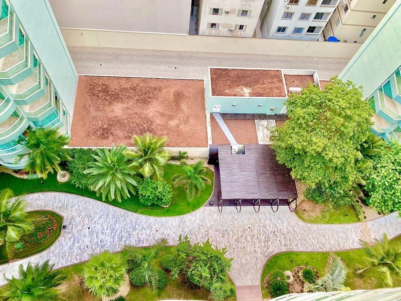 RESORT FRENTE MAR EM MEIA PRAIA: 3ª foto da galeria de imagens do imóvel