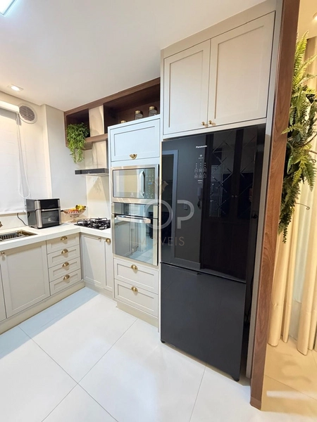 Apartamento mobiliado em Meia Praia: 3ª foto da galeria de imagens do imóvel
