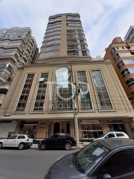 APARTAMENTO BEM MOBILIADO, CORAÇÃO DE MEIA PRAIA!: 3ª foto da galeria de imagens do imóvel
