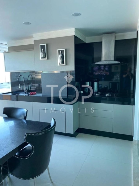 APARTAMENTO PRONTO MOBILIADO FRENTE AVENIDA MEIA PRAIA: 5ª foto da galeria de imagens do imóvel