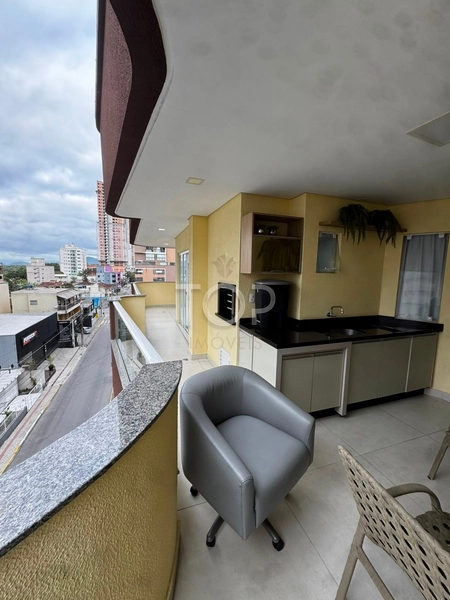 COBERTURA 200M DO MAR EM MEIA PRAIA: 1ª foto da galeria de imagens do imóvel