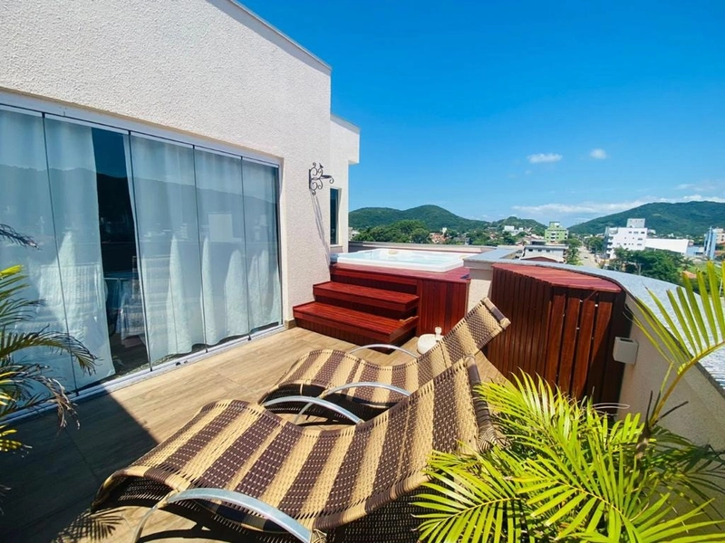 COBERTURA DUPLEX EM BOMBINHAS: 3ª foto da galeria de imagens do imóvel