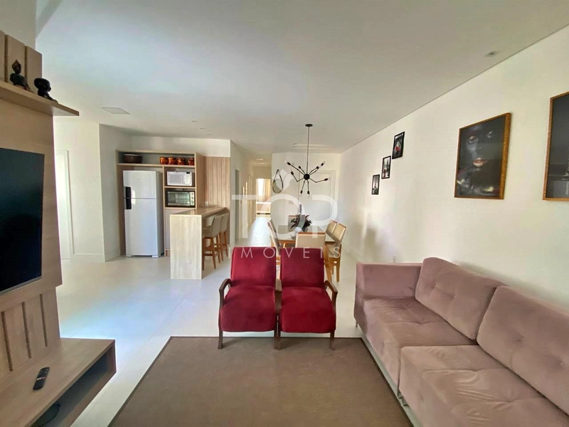 APARTAMENTO COM ÓTIMA LOCALIZAÇÃO EM MEIA PRAIA.: 3ª foto da galeria de imagens do imóvel