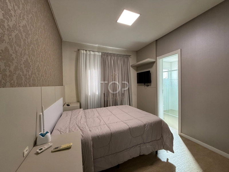 MOBILIADO EM MEIA PRAIA: 4ª foto da galeria de imagens do imóvel
