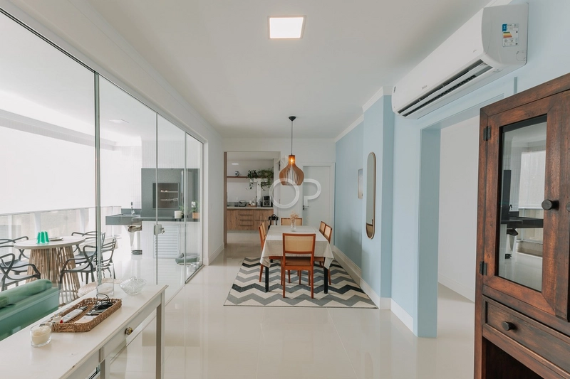 APARTAMENTO 3 SUITES MOBILIADO QUADRA MAR: 2ª foto da galeria de imagens do imóvel