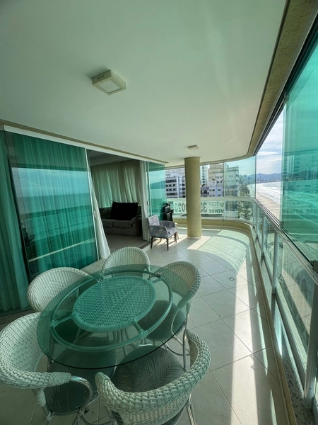 LINDO APARTAMENTO FRENTE MAR.: 2ª foto da galeria de imagens do imóvel