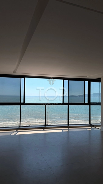 VISTA MAR EM MEIA PRAIA: 8ª foto da galeria de imagens do imóvel