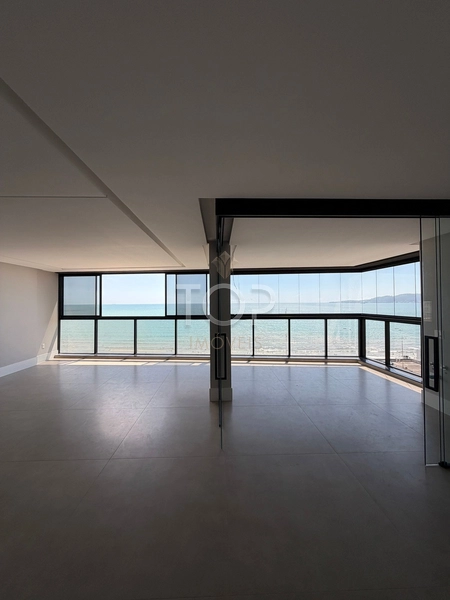 VISTA MAR EM MEIA PRAIA: 1ª foto da galeria de imagens do imóvel