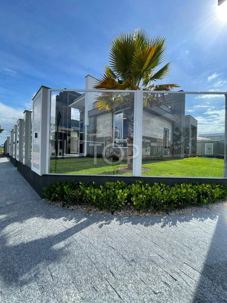 Casa Alto Padrão em Tijucas: 2ª foto da galeria de imagens do imóvel