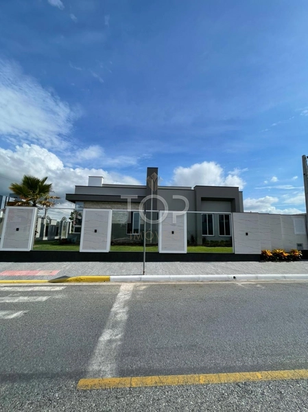 Casa Alto Padrão em Tijucas: 4ª foto da galeria de imagens do imóvel