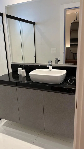 SHOWROOM EM MEIA PRAIA: 27ª foto da galeria de imagens do imóvel