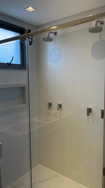 SHOWROOM EM MEIA PRAIA: 28ª foto da galeria de imagens do imóvel