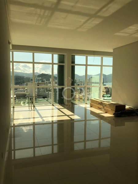 COBERTURA DUPLEX EM MEIA PRAIA: 7ª foto da galeria de imagens do imóvel