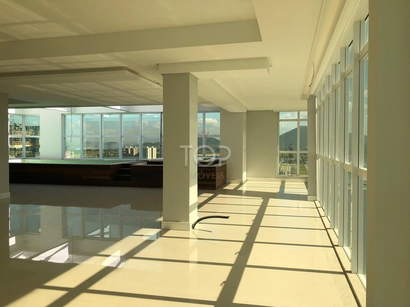 COBERTURA DUPLEX EM MEIA PRAIA: 13ª foto da galeria de imagens do imóvel