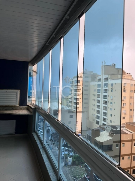 APARTAMENTO NO CORAÇÃO DE MEIA PRAIA: 2ª foto da galeria de imagens do imóvel