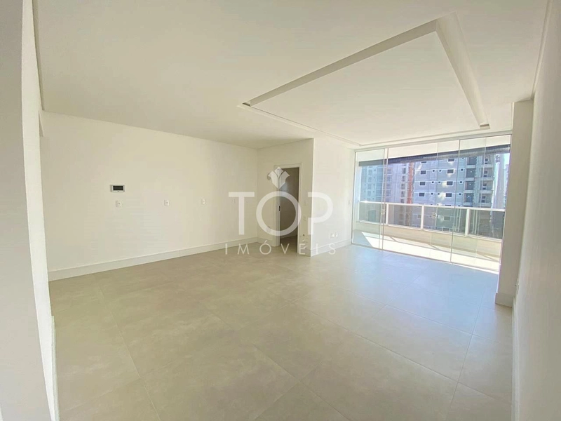 APARTAMENTO FINAMENTE MOBILIADO EM MEIA PRAIA: 24ª foto da galeria de imagens do imóvel